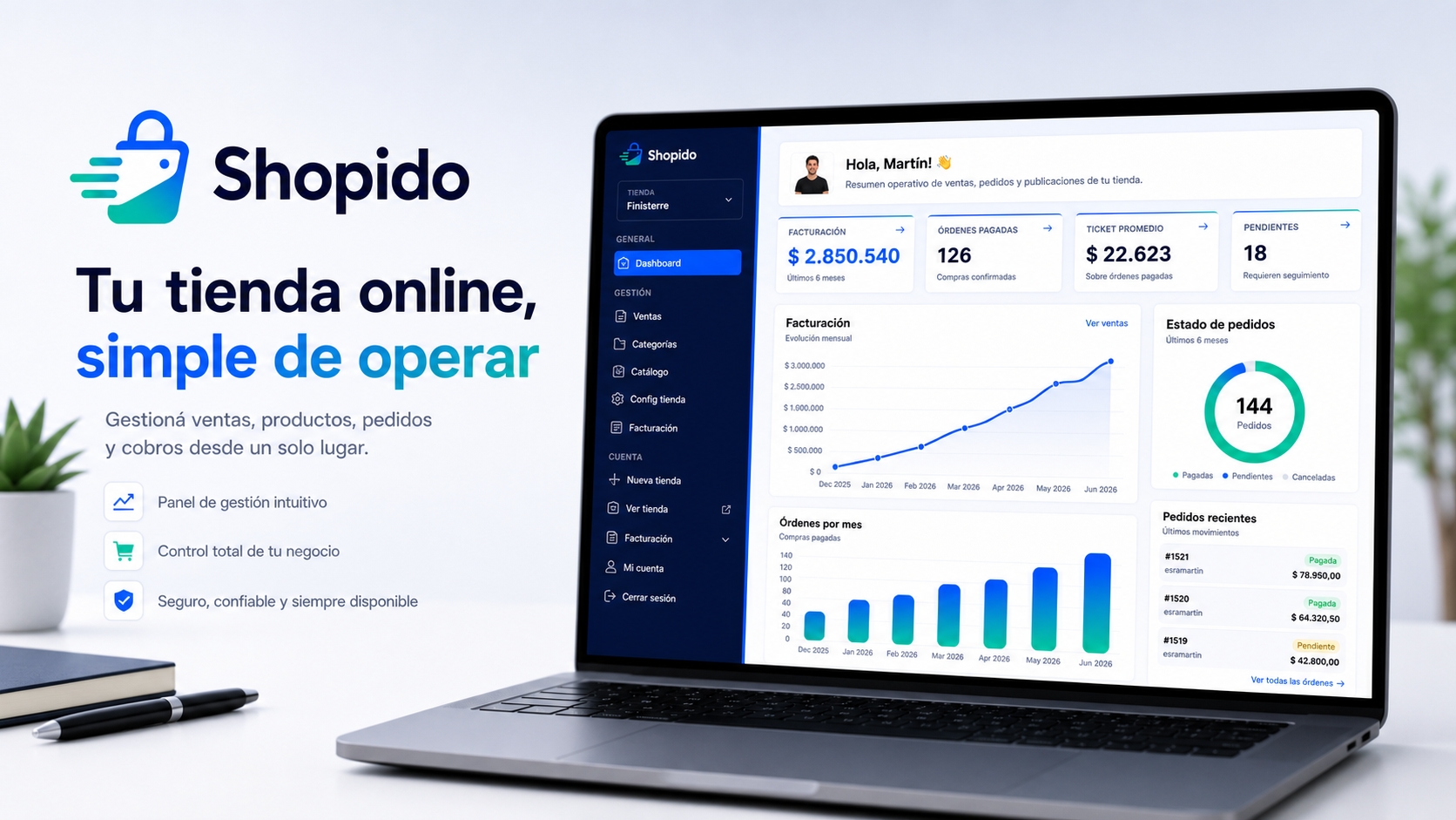 Panel de una tienda online con métricas de ventas en una laptop
